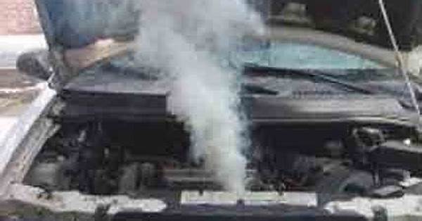 Mengatasi Mesin Mobil Kepanasan Mogok